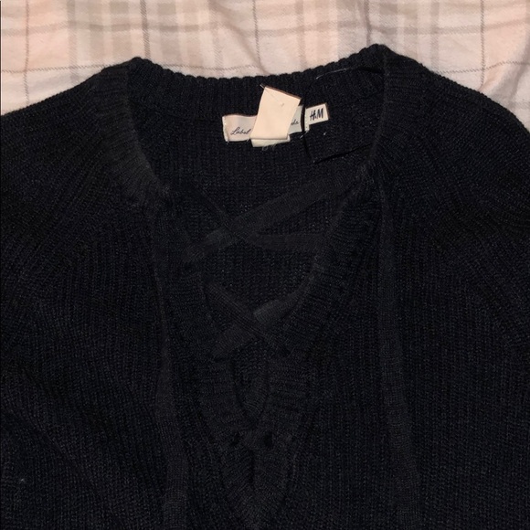 Lace up sweater - Picture 2 of 3